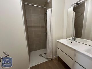  Appartement à louer 3 pièces 60 m²