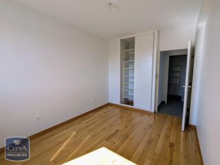  Appartement à louer 2 pièces 60 m²
