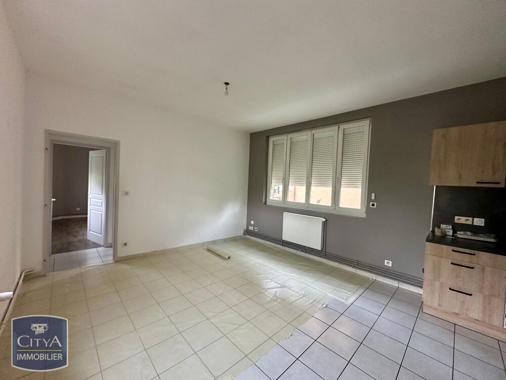 À LOUER : Appartement T4 situé à Fontaine, dans le dépar....