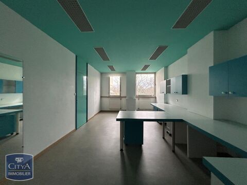 &Agrave; LOUER : Local professionnel situ&eacute; &agrave; La Tronche, off... 750 38700 La tronche