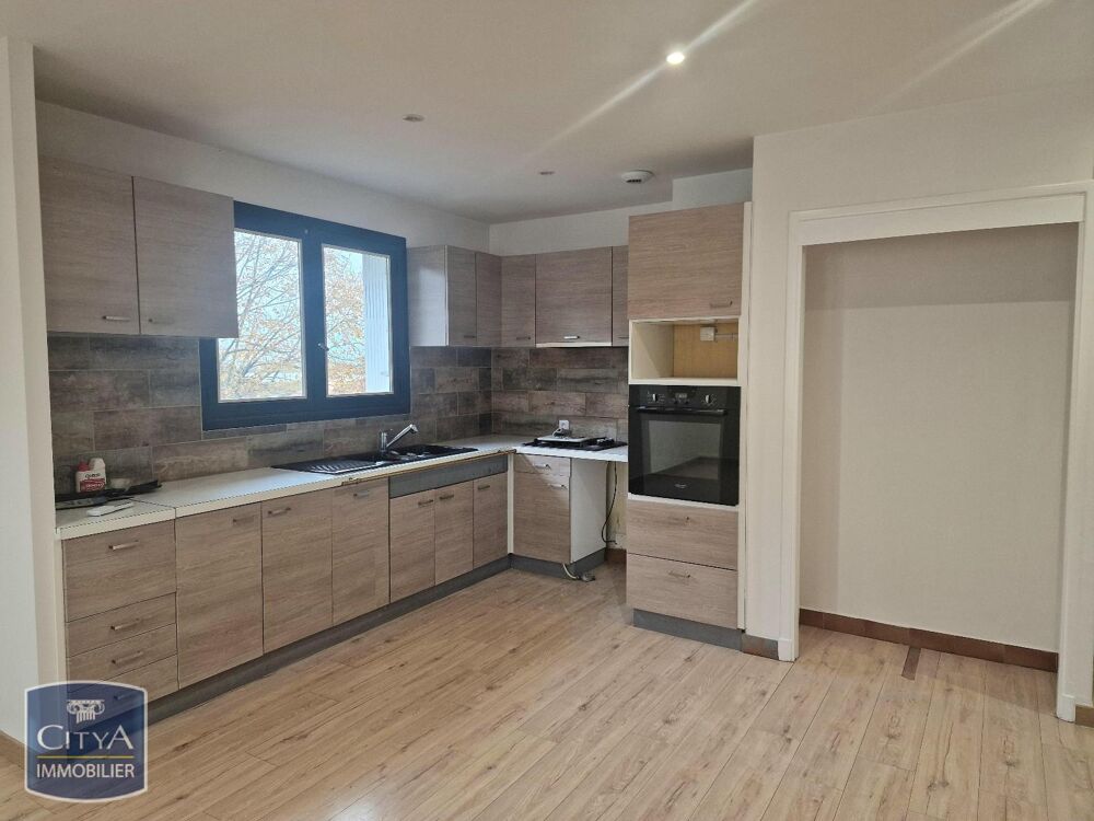 location Appartement - 4 pièce(s) - 96 m² Saint-Germain-Lespinasse (42640)