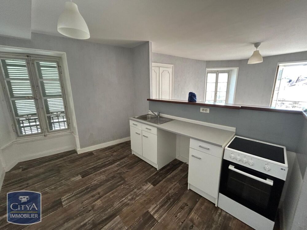 À LOUER : Appartement T3 situé à Ribérac. Ce bien immobi....