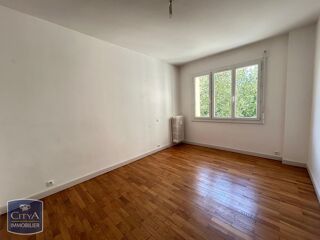  Appartement à louer 4 pièces 115 m²