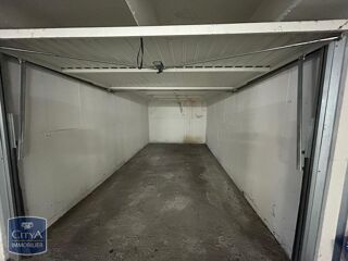  Parking / Garage à louer 