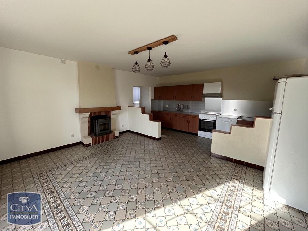 location Maison - 5 pièce(s) - 146 m² Quelaines-Saint-Gault (53360)