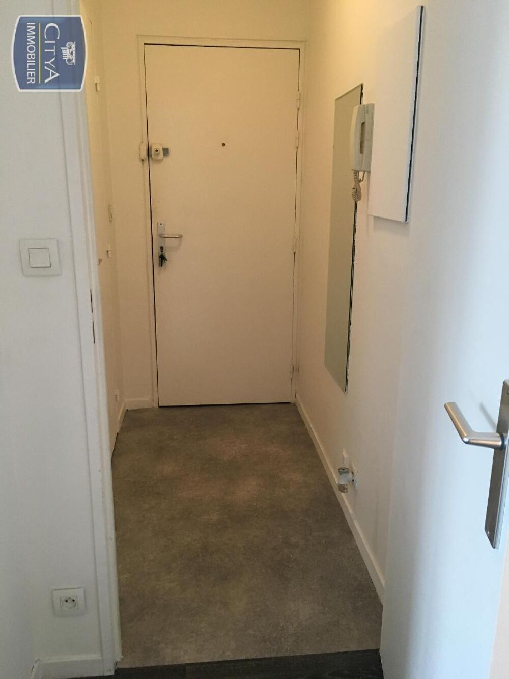 location Appartement - 1 pièce(s) - 31 m² Courcouronnes (91080)