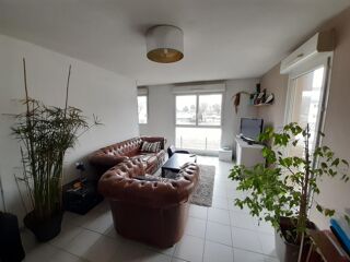  Appartement à louer 2 pièces 54 m²