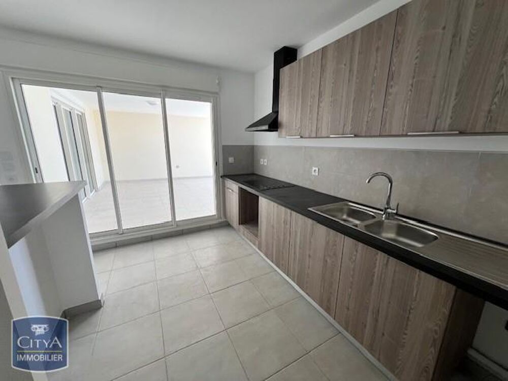 location Appartement - 4 pièce(s) - 115 m² Sainte-Clotilde (97490)