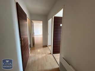  Appartement à louer 3 pièces 63 m²