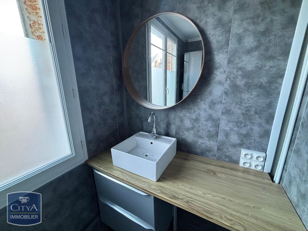 À louer : Appartement rénové T2 situé à Doudeville. Ce b....