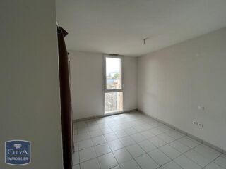  Appartement à louer 4 pièces 74 m²