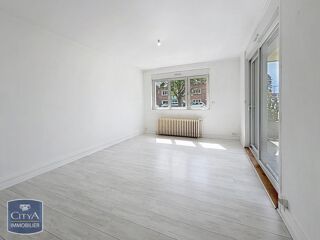  Appartement à louer 4 pièces 83 m²