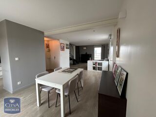  Appartement à louer 2 pièces 72 m²
