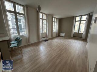  Appartement à louer 3 pièces 79 m²