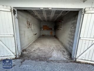  Parking / Garage à louer 