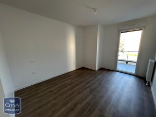  Appartement à louer 4 pièces 86 m²