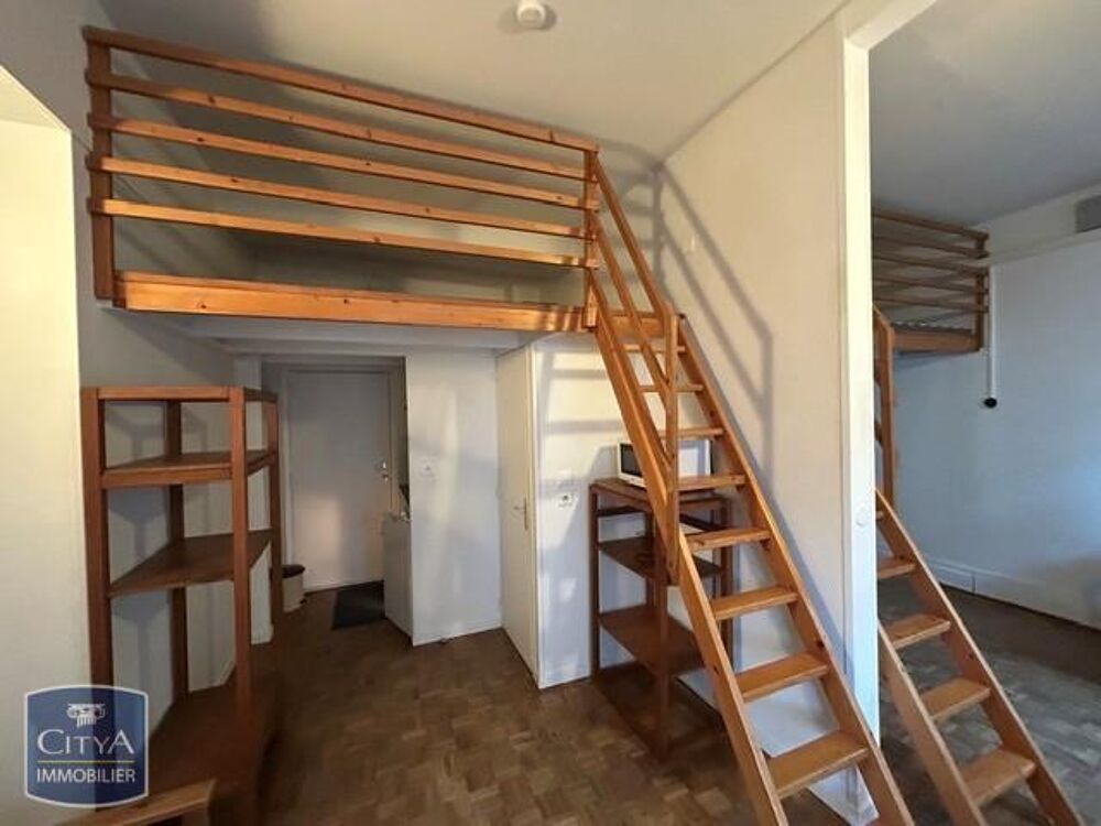 À LOUER : Appartement ancien situé à Orléans, dans le co....