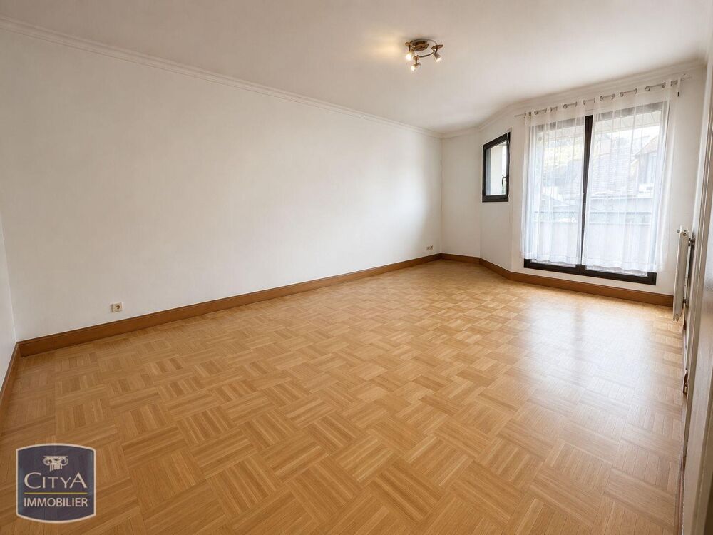 À LOUER : Charmant appartement T3 non meublé situé au coe....
