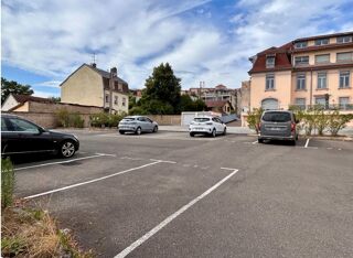  Parking / Garage à louer 