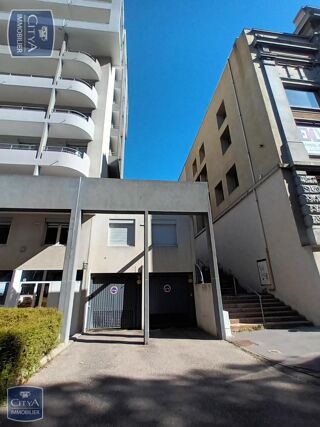  Parking / Garage à louer 