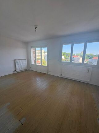  Appartement à louer 3 pièces 70 m²