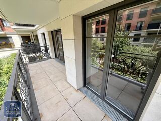  Appartement � louer 4 pi�ces 81 m�