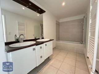  Appartement � louer 3 pi�ces 86 m� Avignon