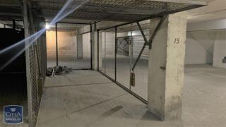  Parking / Garage à louer 