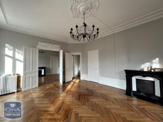  Appartement à louer 4 pièces 121 m²