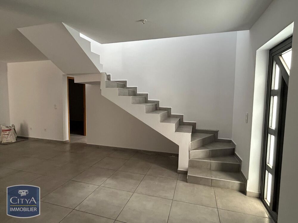 location Villa - 5 pièce(s) - 115 m² Saint-Gilles les Hauts (97435)