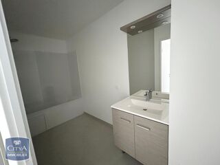  Appartement à louer 4 pièces 93 m²