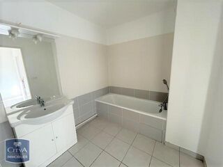  Appartement à louer 3 pièces 63 m²
