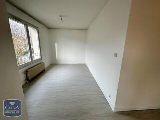  Appartement à louer 4 pièces 82 m²