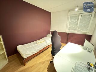  Appartement à louer 5 pièces 94 m²
