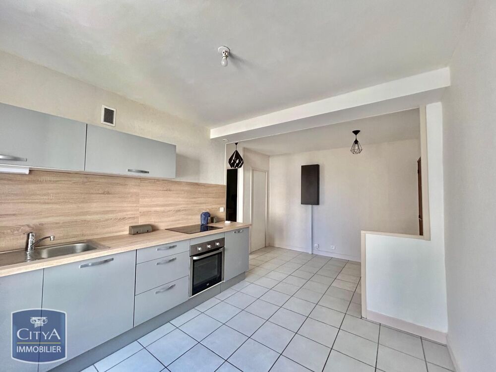 À LOUER : Appartement rénové T2 situé à Saint-Étienne, d....