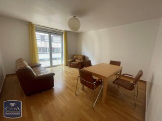  Appartement à louer 4 pièces 83 m²