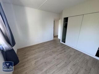  Appartement à louer 4 pièces 74 m²