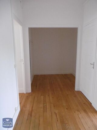  Appartement à louer 3 pièces 65 m²
