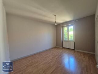  Appartement à louer 4 pièces 115 m²
