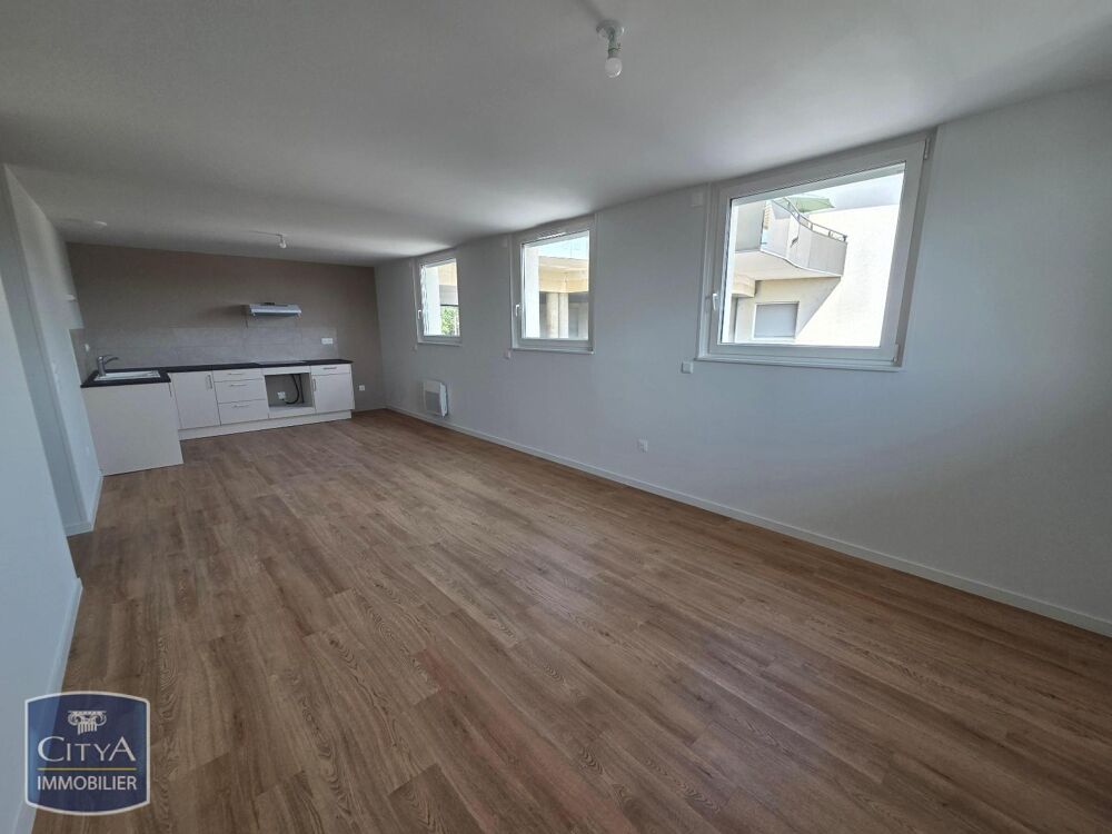 location Appartement - 3 pièce(s) - 73 m² Saint-Rémy-sur-Durolle (63550)