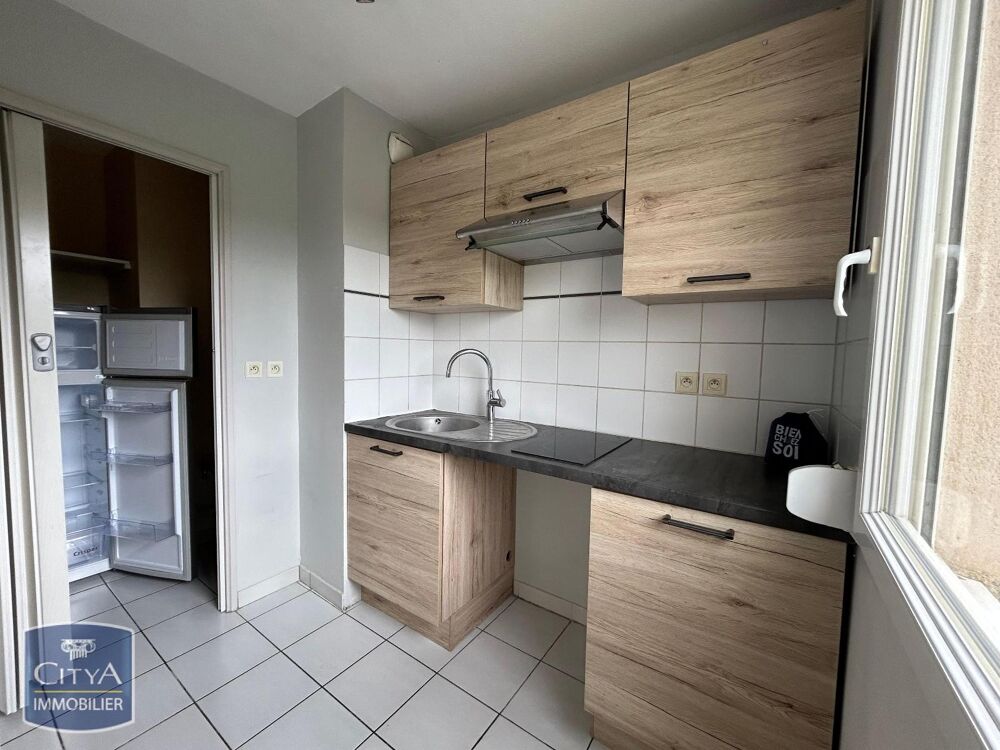 location Appartement - 2 pi�ce(s) - 47 m� Saint-Michel (16470)