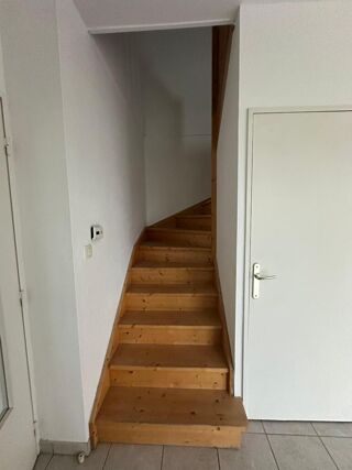 Appartement à louer 5 pièces 112 m²