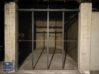  Parking / Garage � louer 