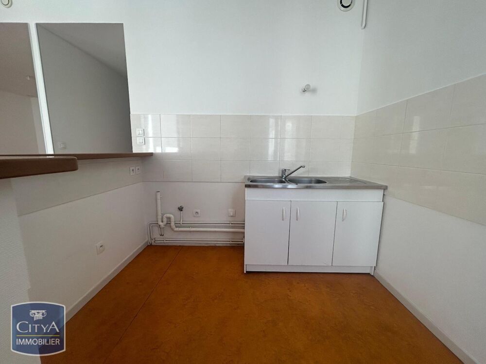 À LOUER Découvrez cet appartement T1 rafraichit situé au....