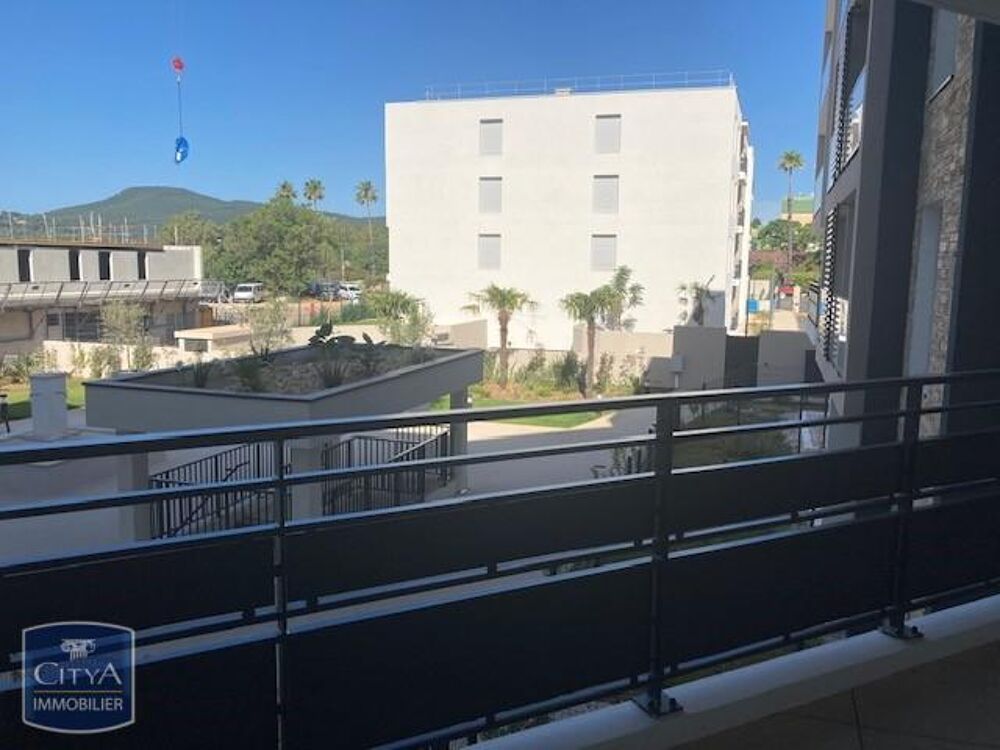 location Appartement - 3 pièce(s) - 64 m² Hyères (83400)