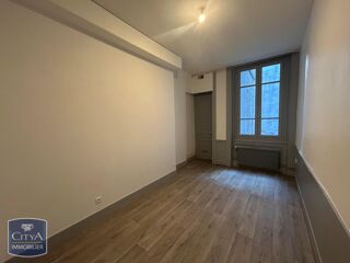  Appartement à louer 4 pièces 101 m²