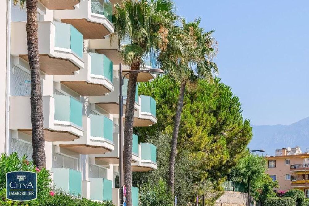 À LOUER : Découvrez cet appartement rénové T2 situé à Ro....