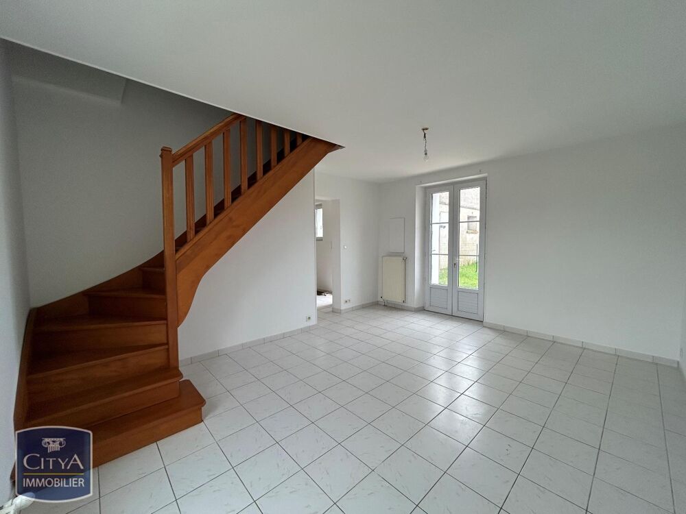 À LOUER Découvrez cette charmante maison T3 située à Blo....