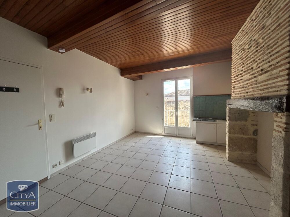 À LOUER ! Découvrez cet appartement ancien T1 situé à Né....