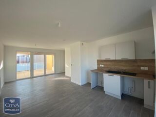  Appartement à louer 3 pièces 82 m²